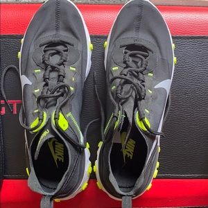 Womens Nike tennis shoes